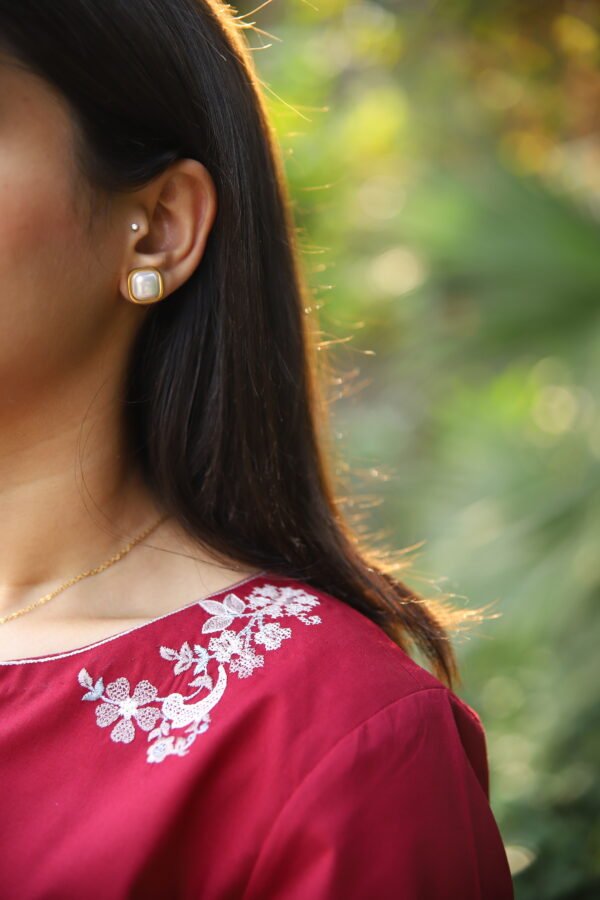 White Pearl Pendant Necklace & Stud Tops – Golden Chain Jewelry Set