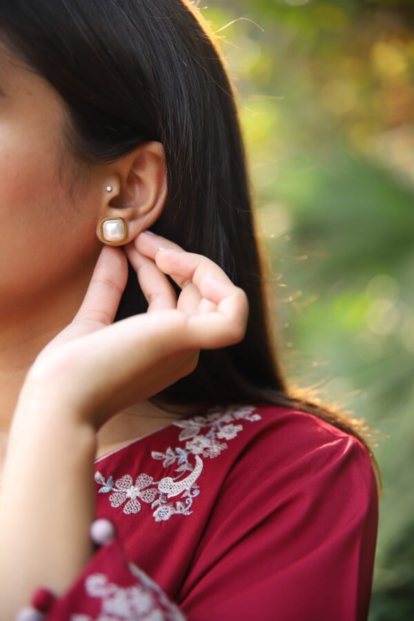 Pearl Pendant Necklace & Stud Tops – Golden Chain Jewellery Set