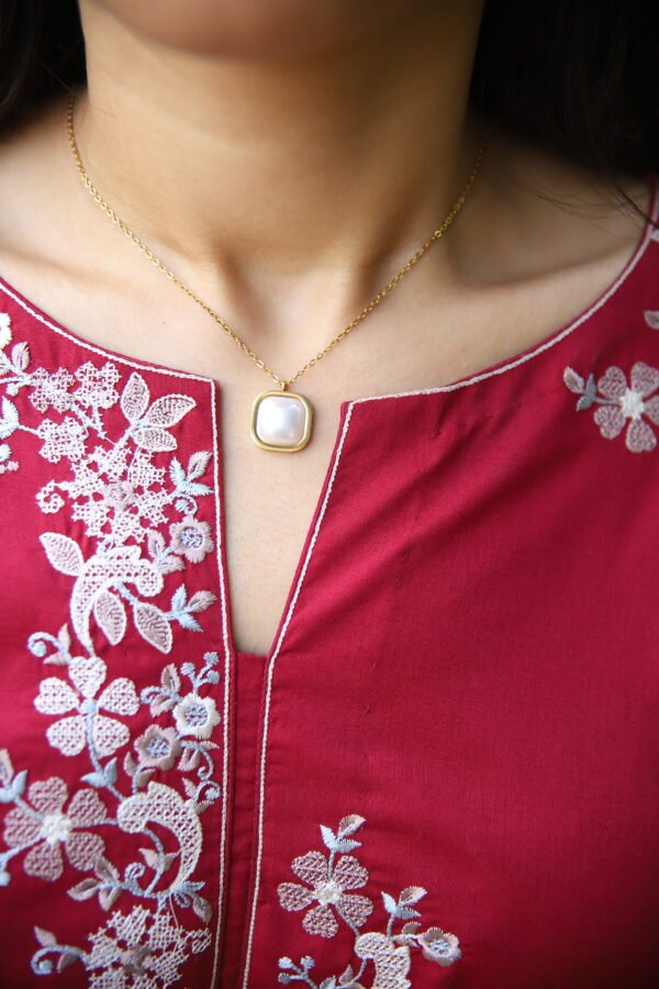 Pearl Pendant Necklace & Stud Tops – Golden Chain Jewellery Set