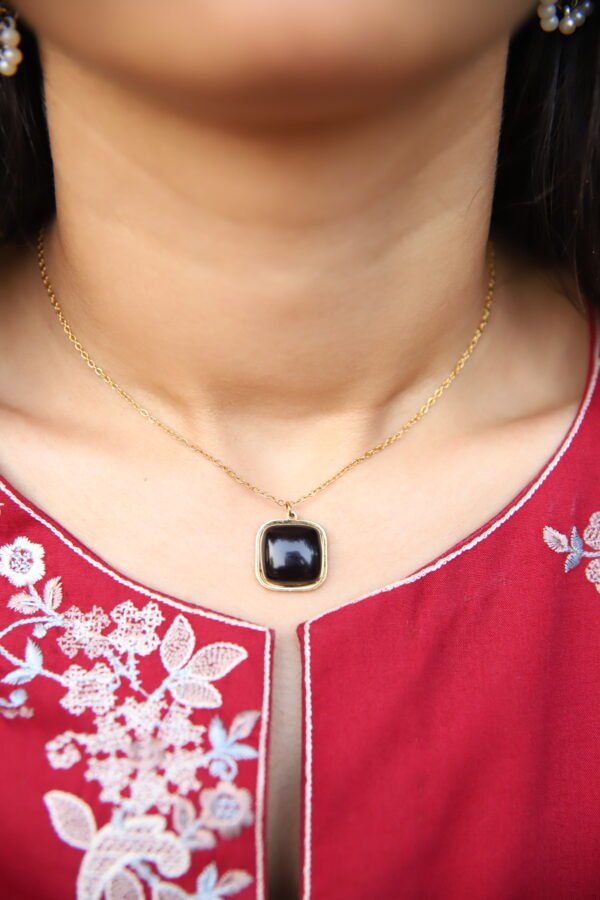 Pearl Pendant Necklace & Stud Tops – Golden Chain Jewellery Set